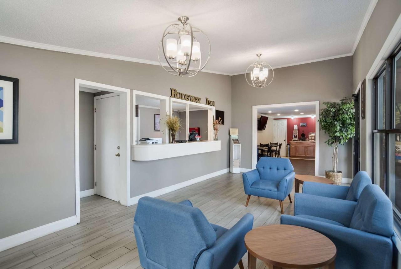 Rodeway Inn 3*